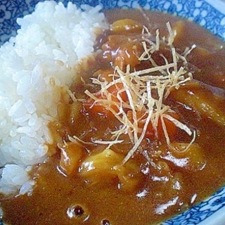 「刻み湯葉のせ！　鶏もも肉とキャベツのカレー」